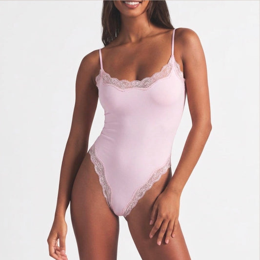 PINK LACE BODYSUIT
